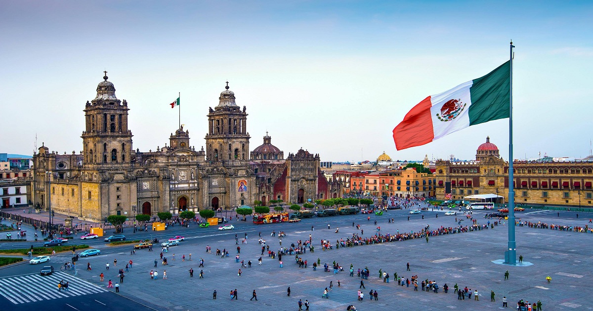 International visitors visiting Mexico spent US $2.21 billion in 2019